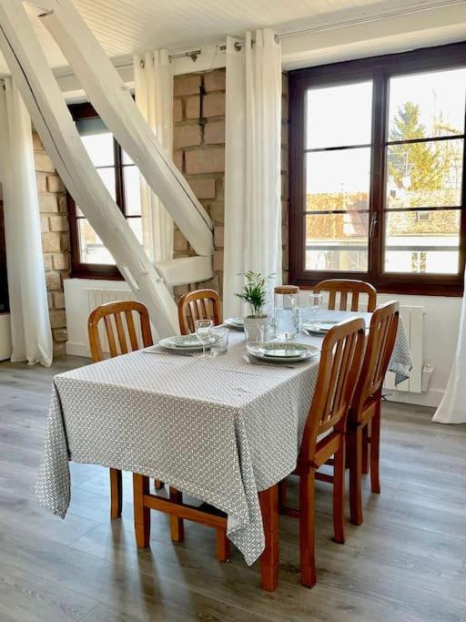 Appartement En Plein Centre Ville Milly-la-Foret Exterior photo