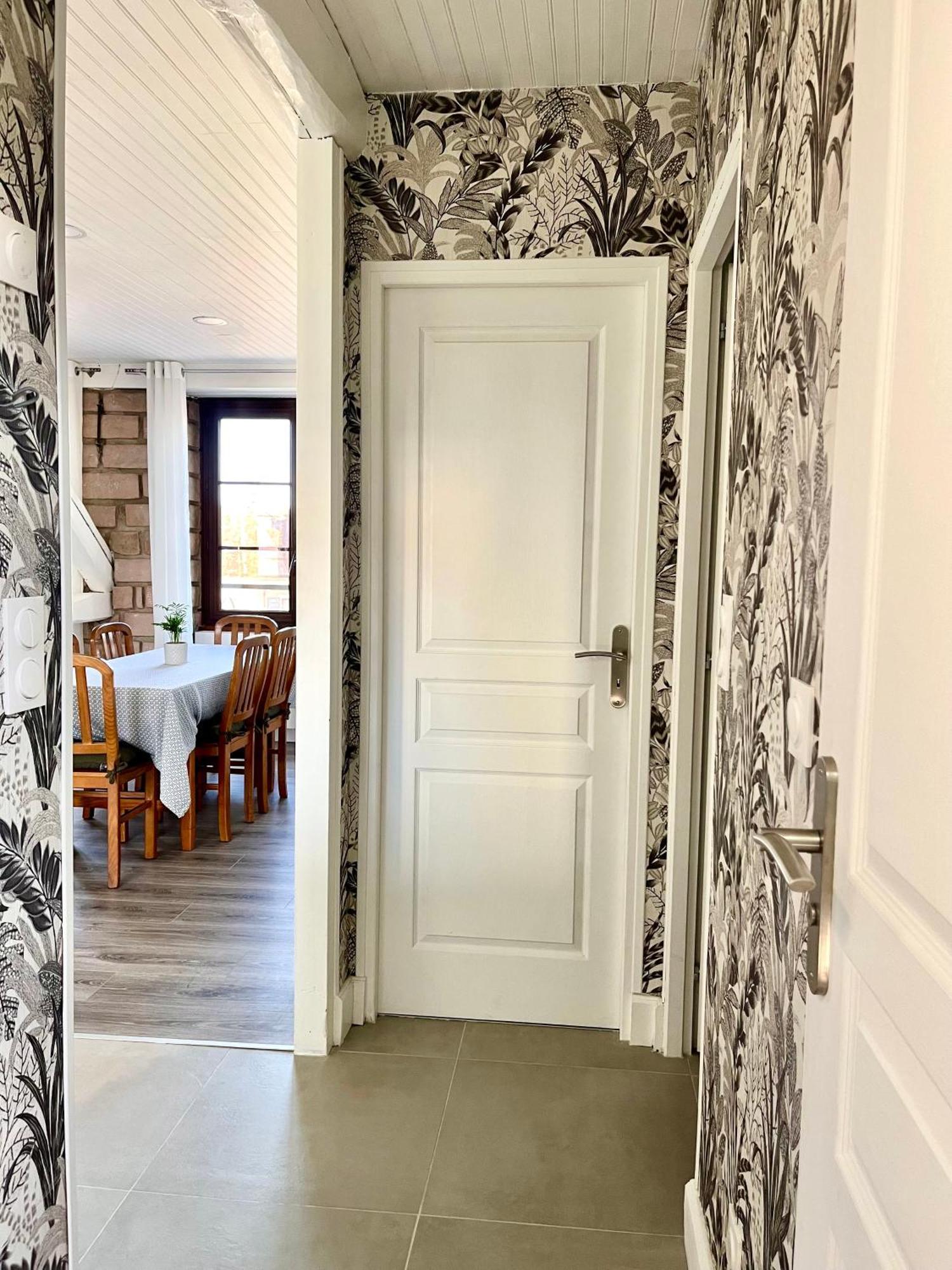 Appartement En Plein Centre Ville Milly-la-Foret Exterior photo